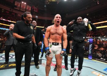 STRICKLAND IS THE NEW UFC MIDDLEWEIGHT CHAMPION