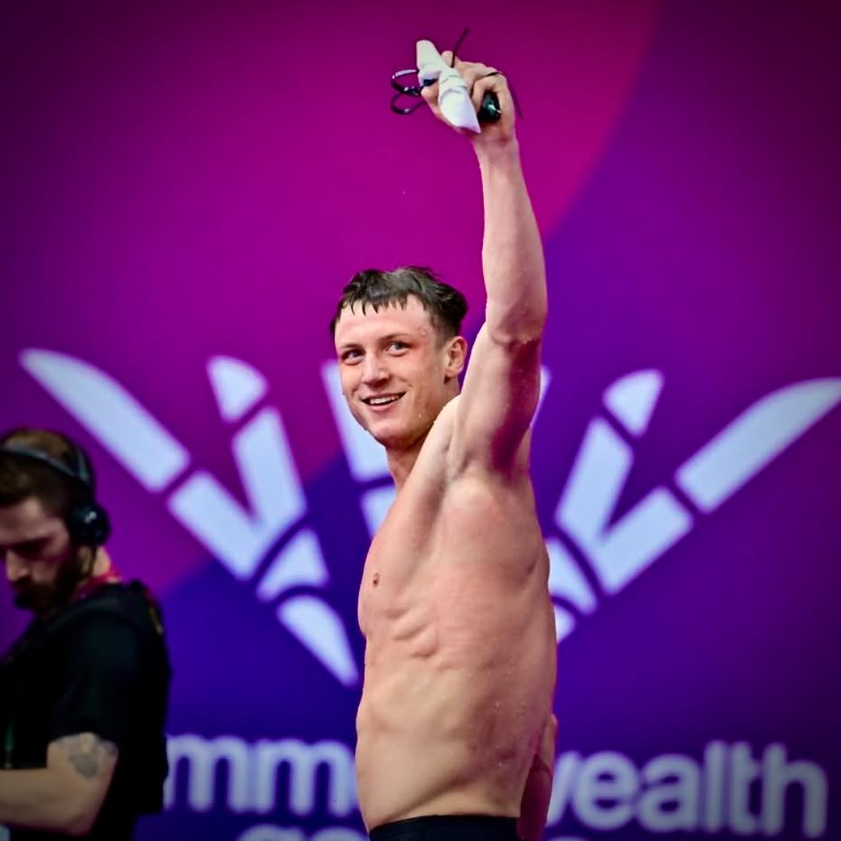 🇿🇦 COETZÉ SMASHES GAMES RECORD TWICE, EYES BACKSTROKE TREBLE 🏊
Pieter Coetzé is one race away from a golden hat-trick in Glasgow. The Commonwealth Games swimming star powered through his Men's 100m Backstroke semi-final in a new Games record of 52.20 seconds, booking his place as the fastest qualifier heading into Wednesday's final.
It was Coetzé's sixth Games record of the week, and he wasn't done there. Hours later, swimming the backstroke leg of South Africa's mixed 4x100m medley relay, he went even quicker, splitting 51.98 to lower his own newly-minted Commonwealth Games record again and help the team to silver in an African record time.
Coetzé arrives at the 100m backstroke final already the reigning world champion in the event and with two golds banked from these Games — the 50m backstroke and the 200m backstroke, both won in record time at Tollcross International Swimming Centre. A third gold in the 100m would complete a full sweep of the backstroke disciplines, a feat few swimmers in Commonwealth Games history have managed.
His semi-final swim wasn't particularly close. Coetzé got out fast in 25.09, half a second clear of England's Ollie Morgan, before closing in 27.11 to stop the clock at 52.20. It was Ruard van Renen, Coetzé's compatriot and training partner, who topped the first semi-final in 53.41, setting up an all-South African presence near the top of Wednesday's field.
⸻
🗣️ "You don't get a world champion swimming a lifetime best relay split hours after breaking a Games record and call it a coincidence. Coetzé is building towards something special in that 100m backstroke final!" – 🎙️Jay
⸻
#PieterCoetzé #Glasgow2026 #CommonwealthGames2026 #SouthAfrica #JustPlainSport 🎙️