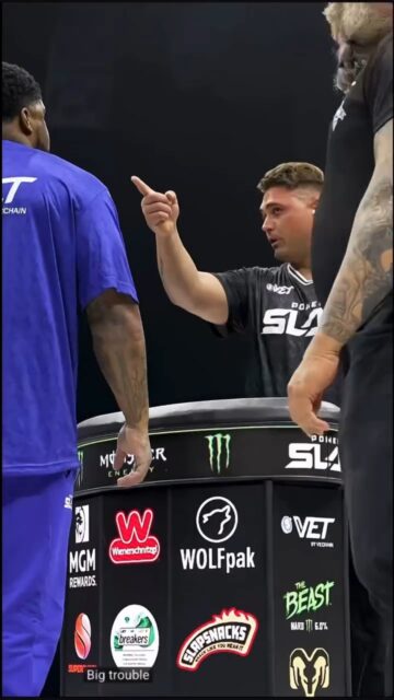 🇿🇦 BOERSEUN SE SNOT-KLAP 💪 Brandon Wilson is a BIG problem! #BrandonWilson #FAFO #powerslap #JustPlainSport #saffasabroad
🎥 via @brandonwilsonusa